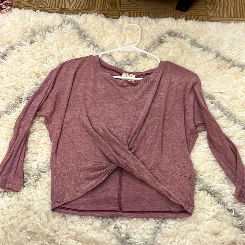 Long sleeve cropped top